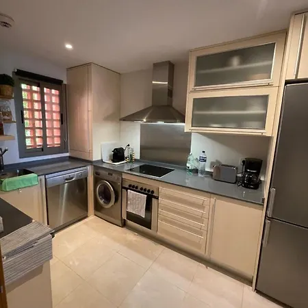 מלון Sotoserena אסטפונה